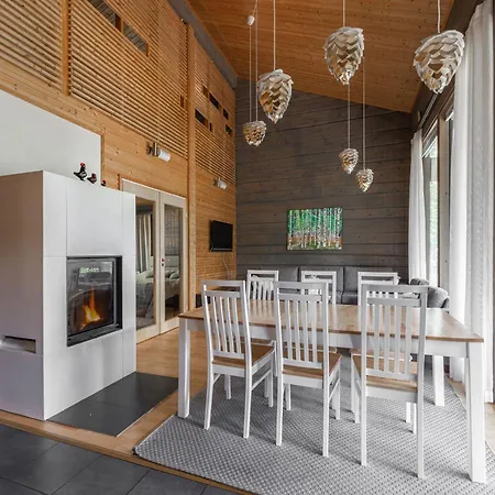 Kultaranta A - Scenic Lakeside In With Hot Tub And Sauna Chalet *