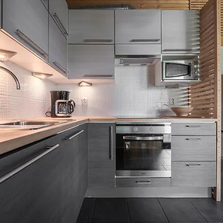 Kultaranta A - Scenic Lakeside In With Hot Tub And Sauna Chalet