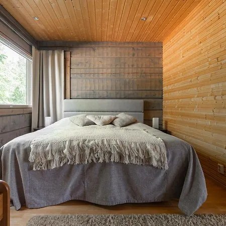 Kultaranta A - Scenic Lakeside With Hot Tub And Sauna Dağ evi