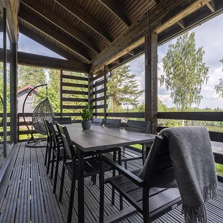 Kultaranta A - Scenic Lakeside With Hot Tub And Sauna